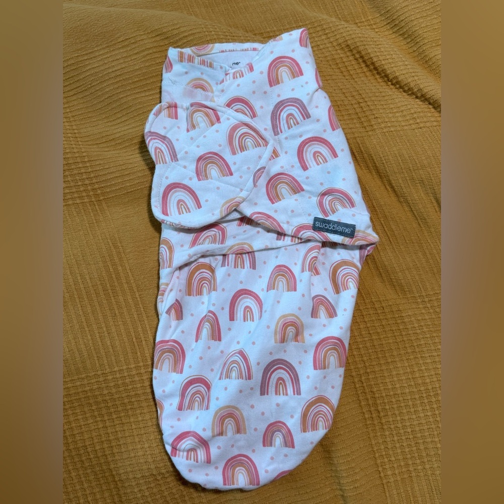 Girls’ SwaddleMe 0-3 mos swaddle